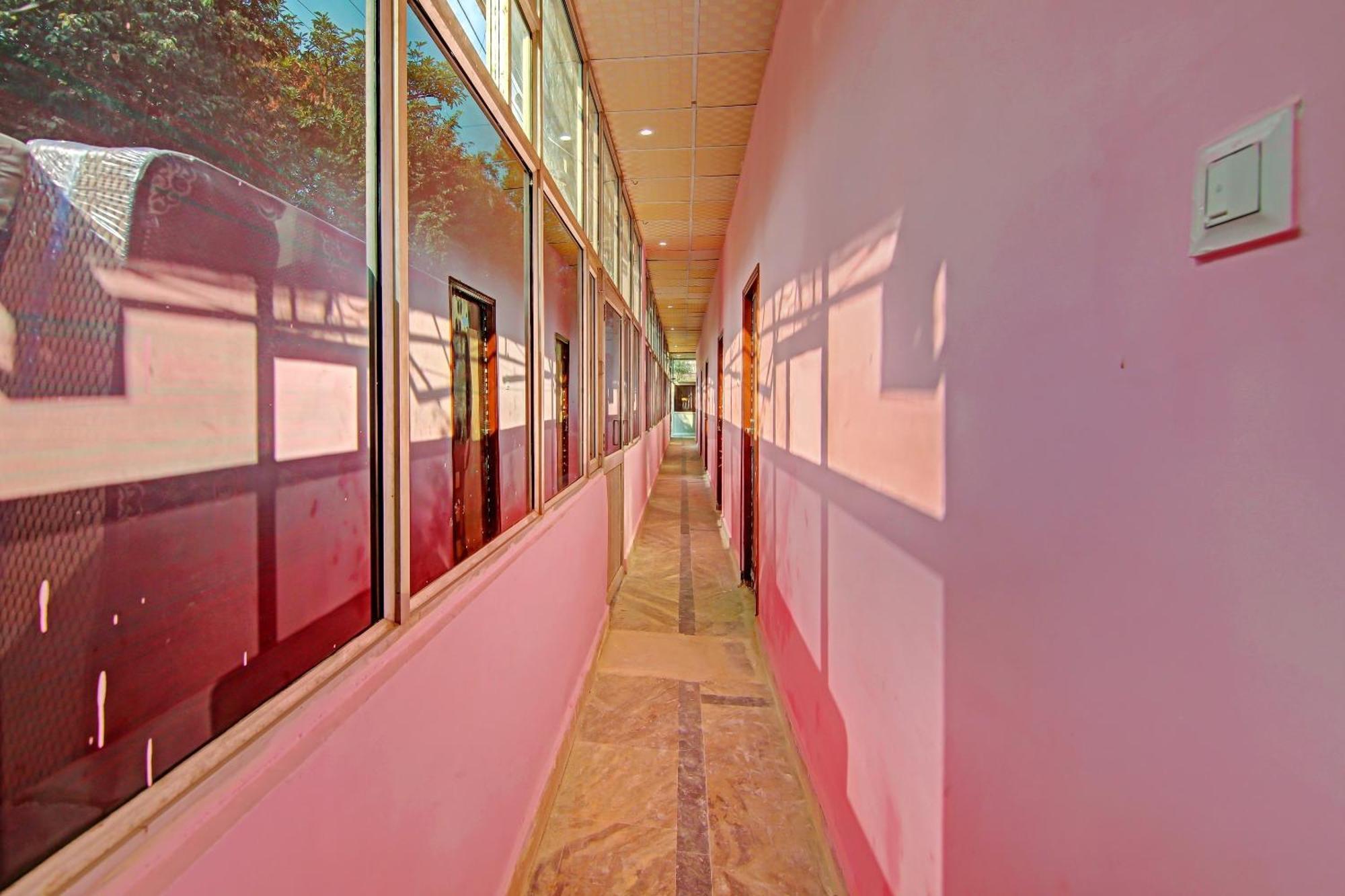 Hotel O Gg Farms มีรัท ภายนอก รูปภาพ